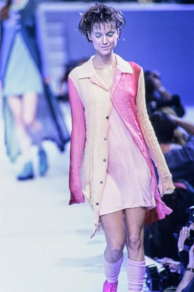 Look 30